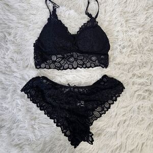 Elegant Black Lace Bralette and Panty Set Sz L
